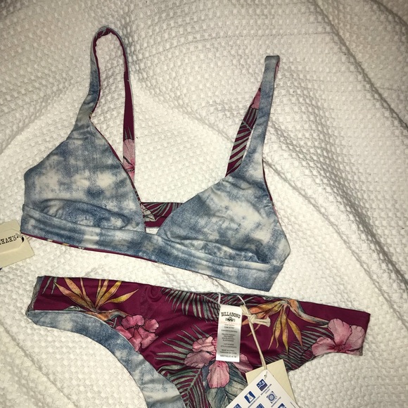 Billabong Other - NWT Billabong Bikini TOP size Small
